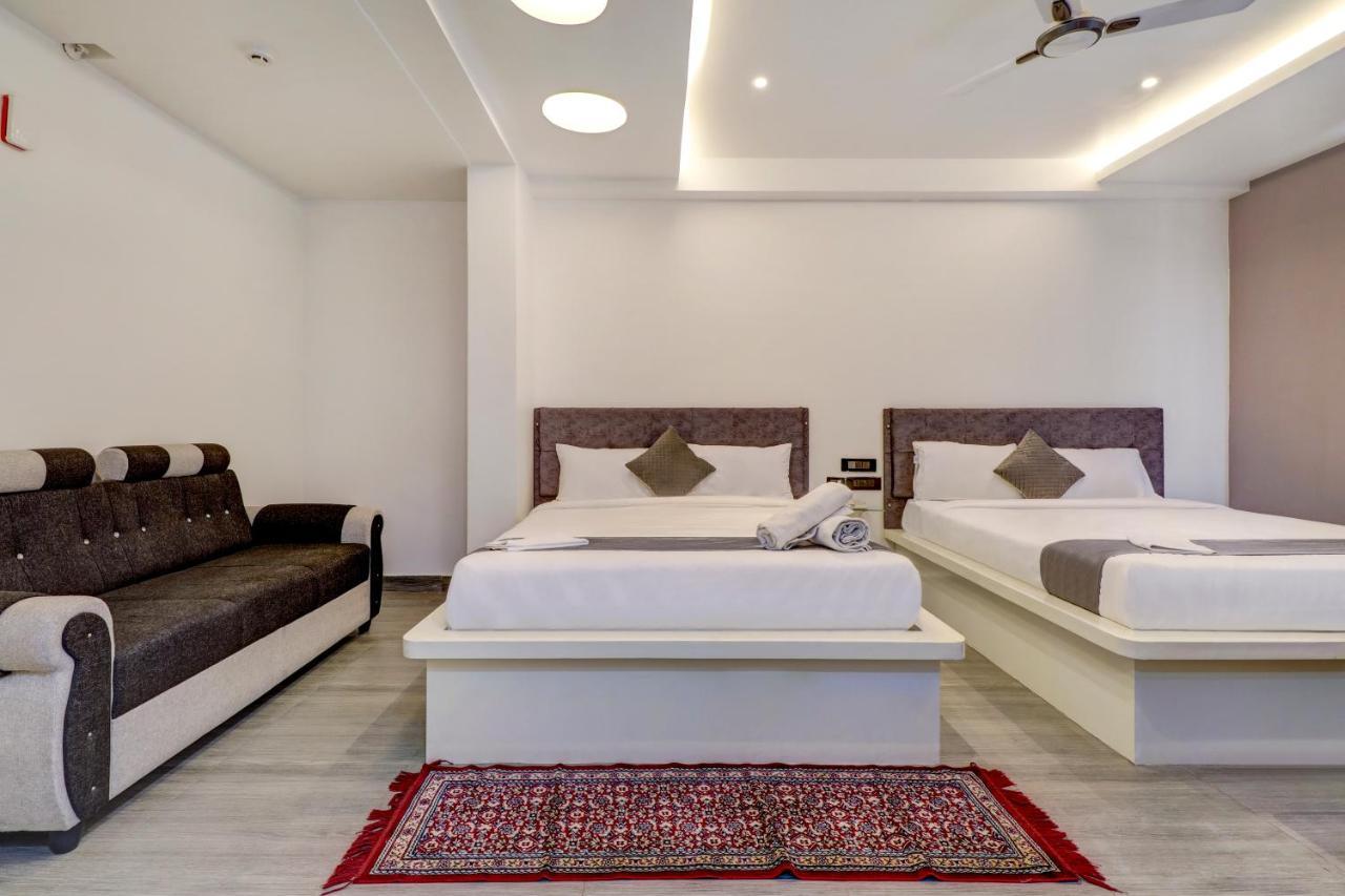 Hotel Brundavan International Guntur Bagian luar foto